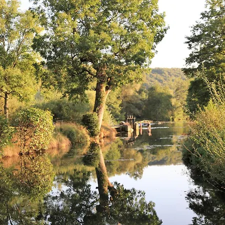 Le Moulin De Villiers Bed & Breakfast 3*